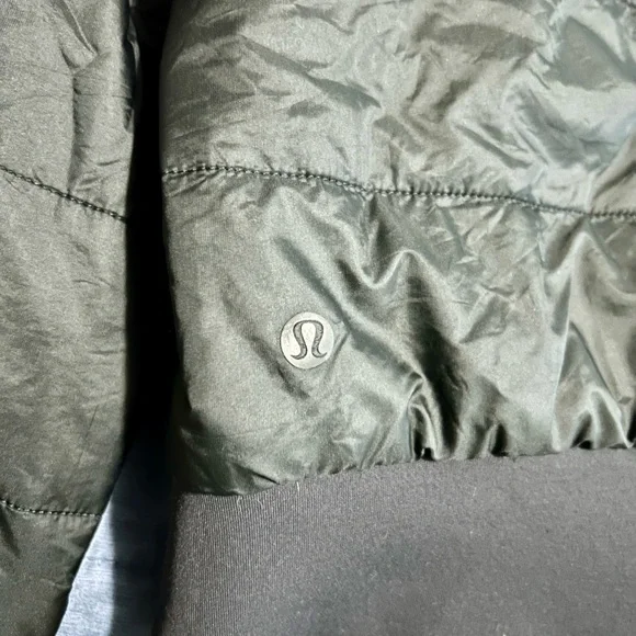 Lululemon Black Women’s Reversible Quilted Bomber Jacket. Size Small. - Picture 2 of 3